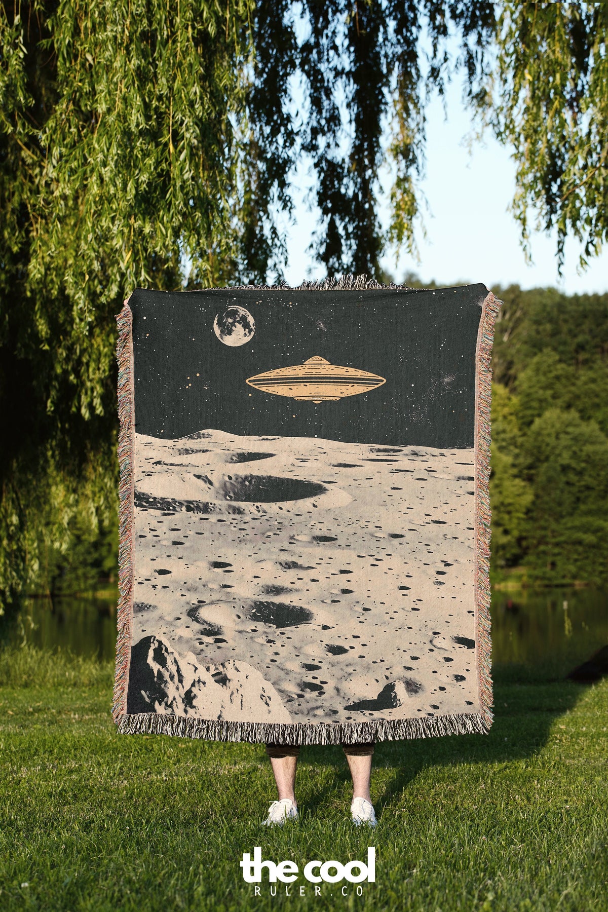 UFO by Planet  Throw Blanket